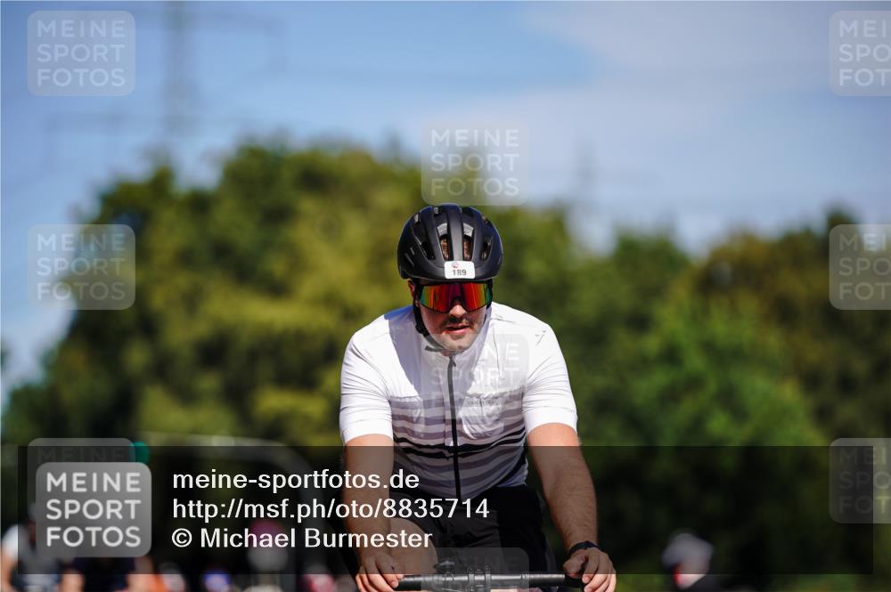 07.09.2025 - 19. Norderstedt Triathlon Michael Burmester http://msf.ph/oto/8835714 07.09.2025 12:35:35 Radfahren 189, 700, 1297 meine-sportfotos.de
