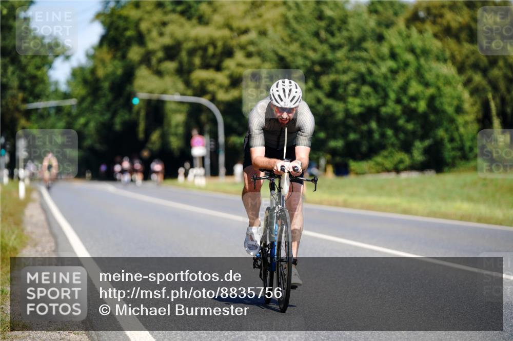 07.09.2025 - 19. Norderstedt Triathlon Michael Burmester http://msf.ph/oto/8835756 07.09.2025 12:35:52 Radfahren 283, 288, 786, 810 meine-sportfotos.de