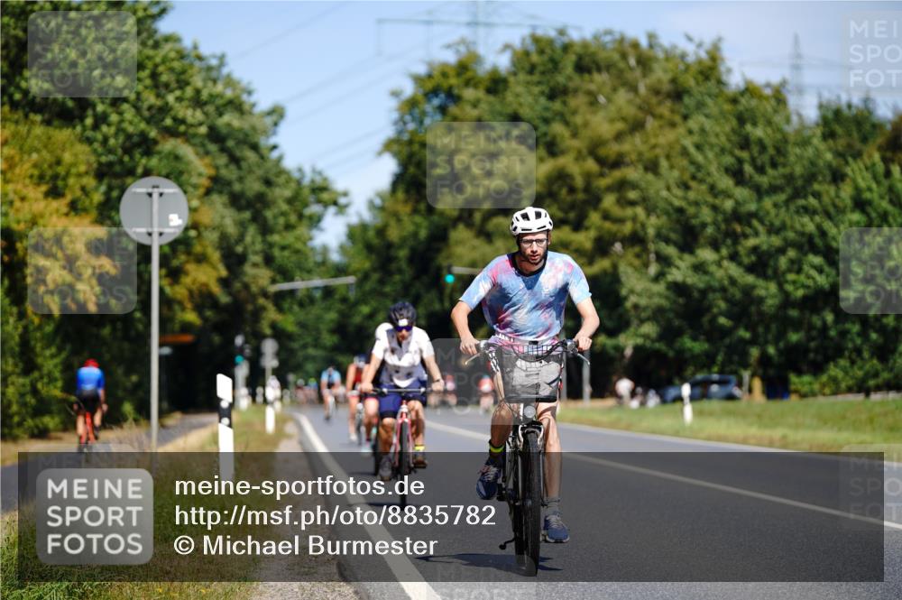 07.09.2025 - 19. Norderstedt Triathlon Michael Burmester http://msf.ph/oto/8835782 07.09.2025 12:36:25 Radfahren 174, 1261 meine-sportfotos.de