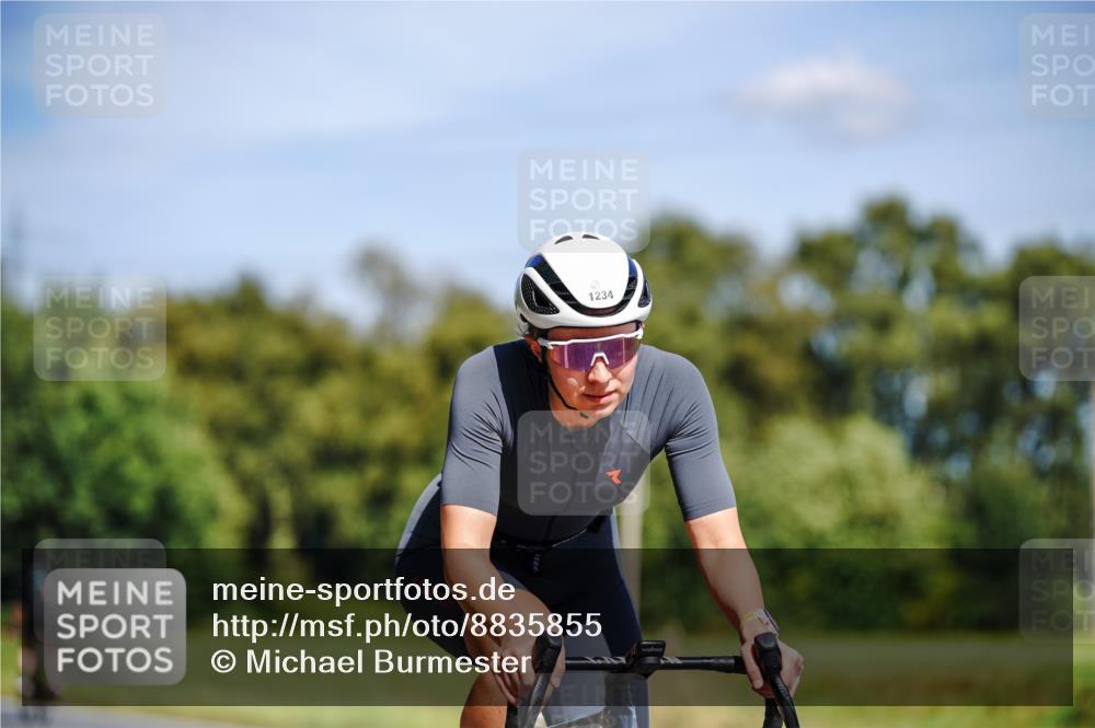 07.09.2025 - 19. Norderstedt Triathlon Michael Burmester http://msf.ph/oto/8835855 07.09.2025 12:37:31 Radfahren 1234, 1373 meine-sportfotos.de