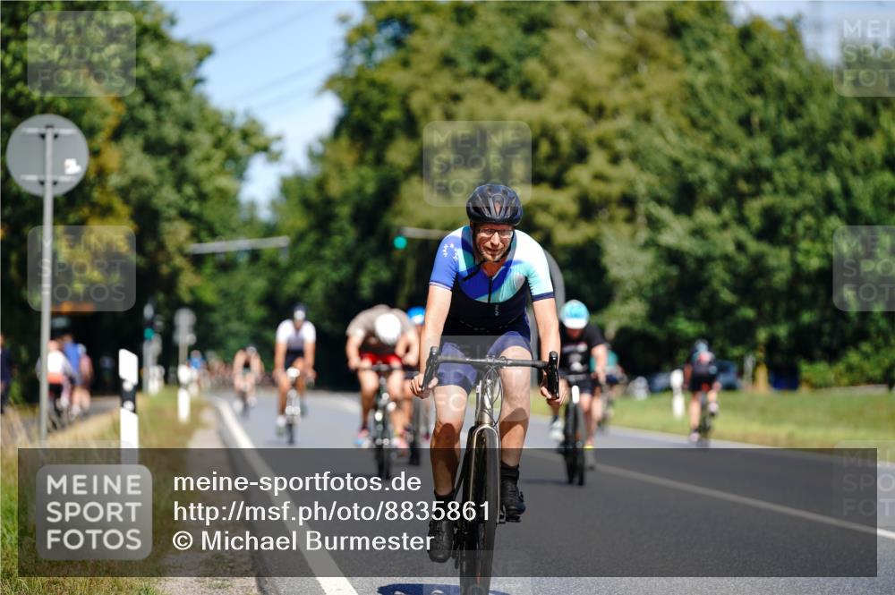 07.09.2025 - 19. Norderstedt Triathlon Michael Burmester http://msf.ph/oto/8835861 07.09.2025 12:37:34 Radfahren 220, 1234 meine-sportfotos.de