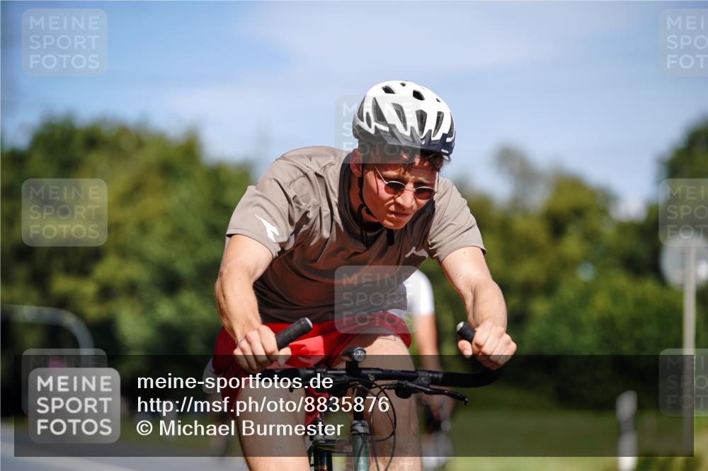 07.09.2025 - 19. Norderstedt Triathlon Michael Burmester http://msf.ph/oto/8835876 07.09.2025 12:37:39 Radfahren 219, 701, 789, 814 meine-sportfotos.de