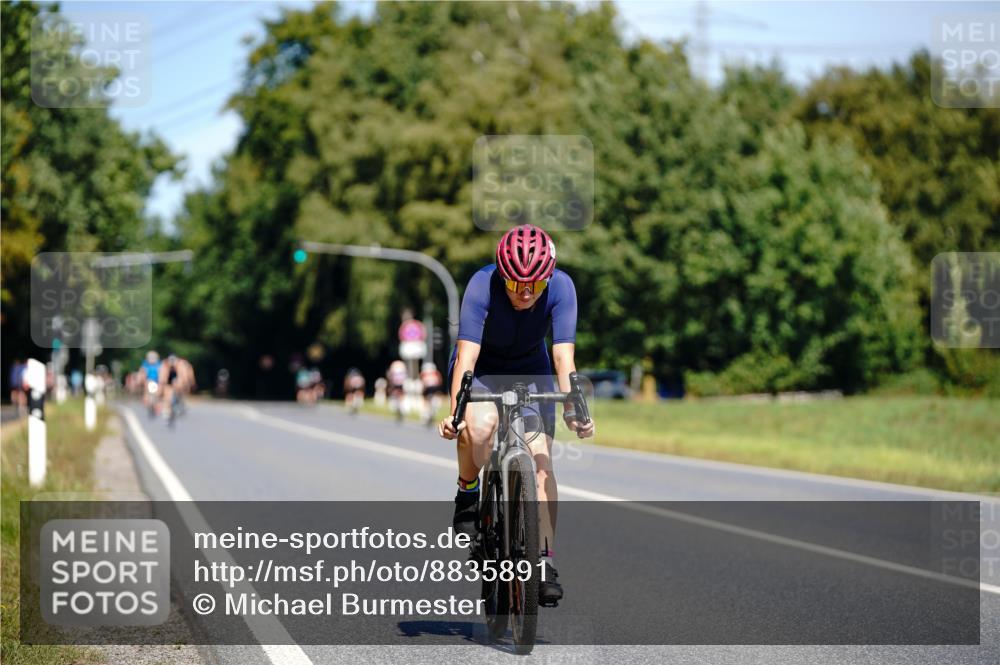 07.09.2025 - 19. Norderstedt Triathlon Michael Burmester http://msf.ph/oto/8835891 07.09.2025 12:37:48 Radfahren 208, 1292 meine-sportfotos.de