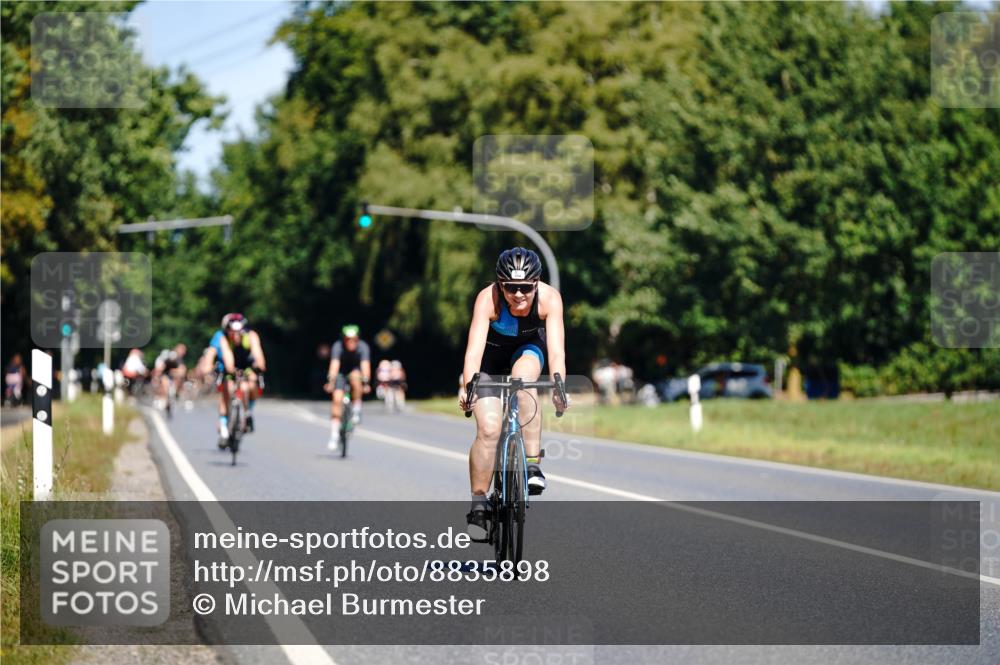07.09.2025 - 19. Norderstedt Triathlon Michael Burmester http://msf.ph/oto/8835898 07.09.2025 12:37:56 Radfahren 274 meine-sportfotos.de