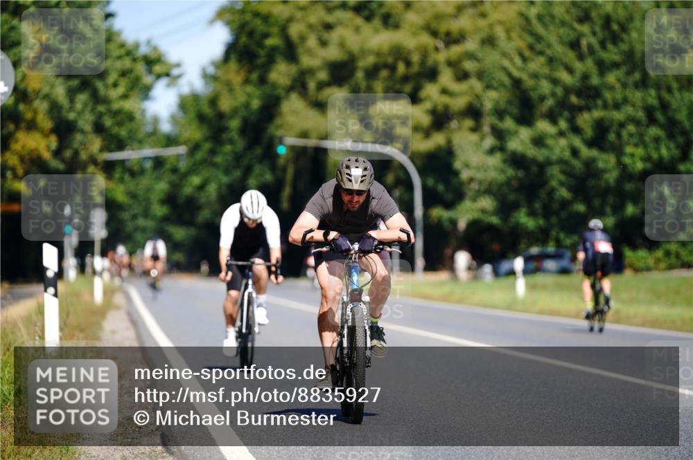07.09.2025 - 19. Norderstedt Triathlon Michael Burmester http://msf.ph/oto/8835927 07.09.2025 12:38:09 Radfahren 781, 1252, 1290 meine-sportfotos.de