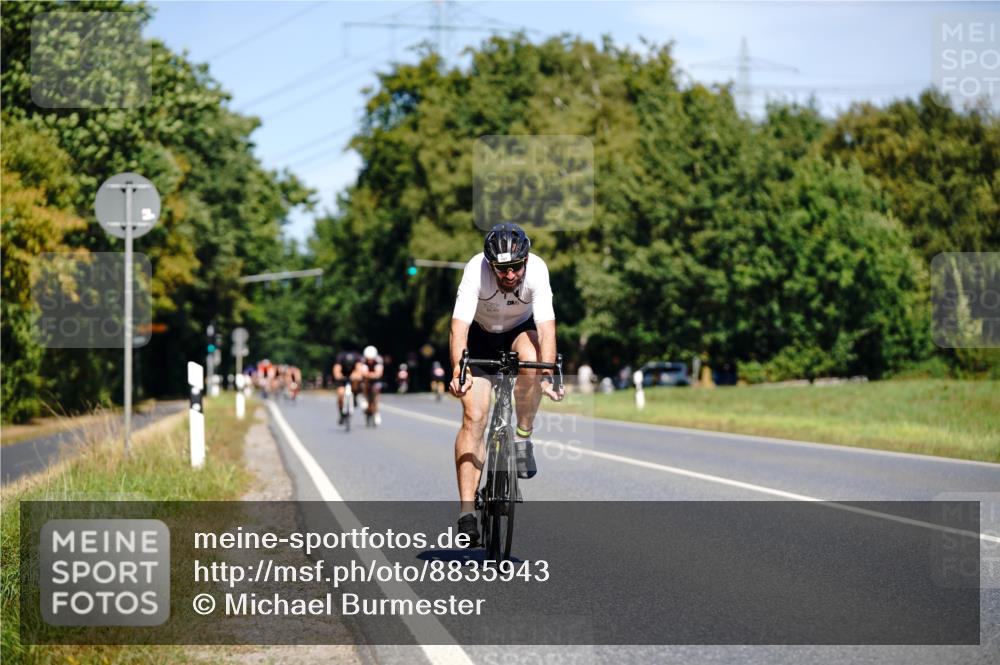 07.09.2025 - 19. Norderstedt Triathlon Michael Burmester http://msf.ph/oto/8835943 07.09.2025 12:38:17 Radfahren 187 meine-sportfotos.de
