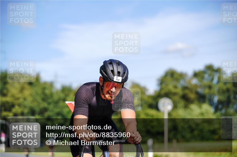 07.09.2025 - 19. Norderstedt Triathlon Michael Burmester http://msf.ph/oto/8835960 07.09.2025 12:38:24 Radfahren 712, 732 meine-sportfotos.de