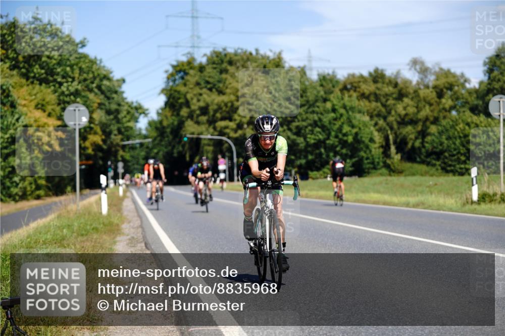 07.09.2025 - 19. Norderstedt Triathlon Michael Burmester http://msf.ph/oto/8835968 07.09.2025 12:38:32 Radfahren 247, 759, 1262 meine-sportfotos.de