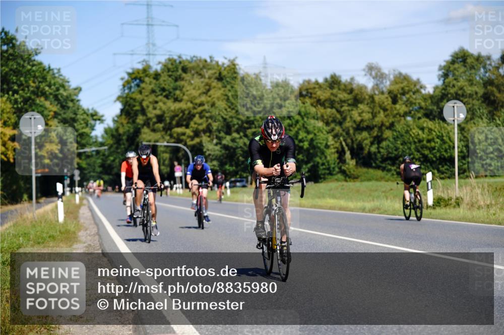 07.09.2025 - 19. Norderstedt Triathlon Michael Burmester http://msf.ph/oto/8835980 07.09.2025 12:38:35 Radfahren 224, 247, 309, 766, 1262 meine-sportfotos.de