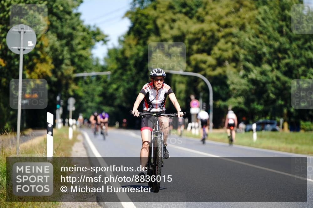 07.09.2025 - 19. Norderstedt Triathlon Michael Burmester http://msf.ph/oto/8836015 07.09.2025 12:38:54 Radfahren  meine-sportfotos.de