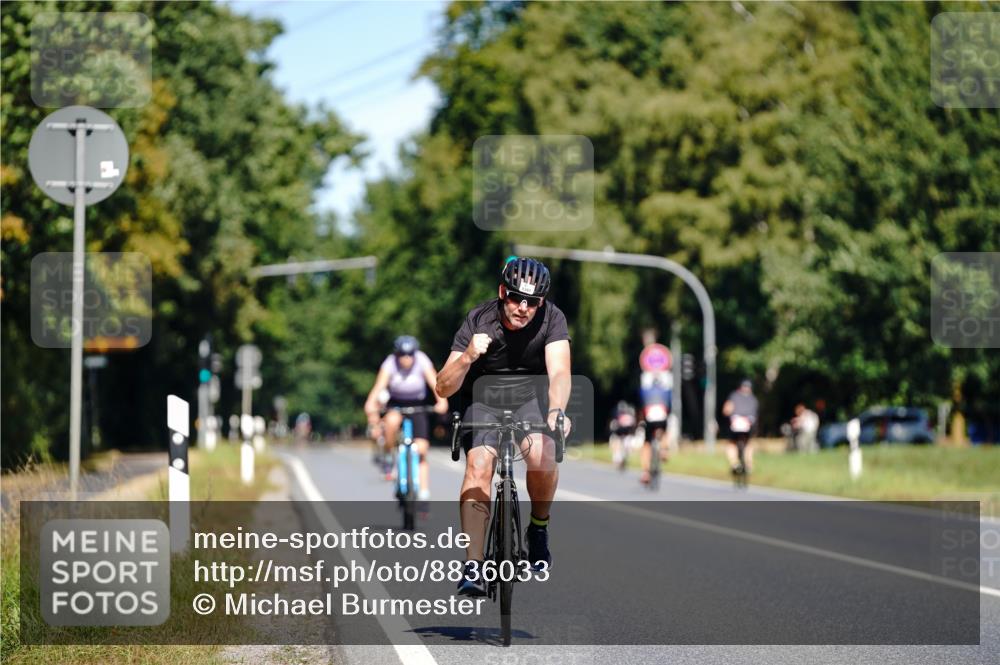 07.09.2025 - 19. Norderstedt Triathlon Michael Burmester http://msf.ph/oto/8836033 07.09.2025 12:39:05 Radfahren 1283, 1397 meine-sportfotos.de