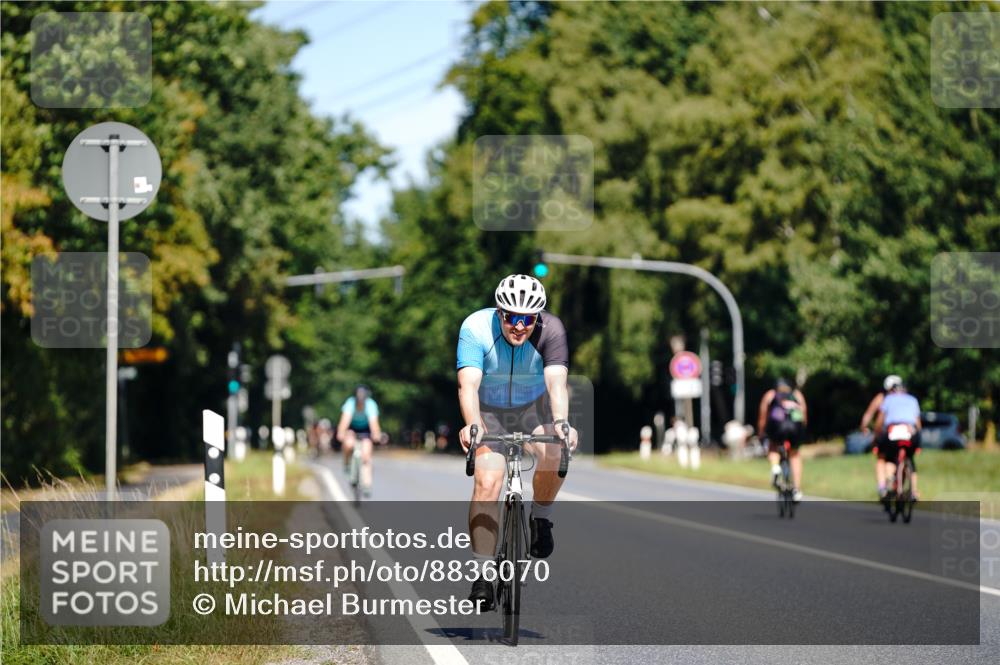 07.09.2025 - 19. Norderstedt Triathlon Michael Burmester http://msf.ph/oto/8836070 07.09.2025 12:39:54 Radfahren 1235 meine-sportfotos.de