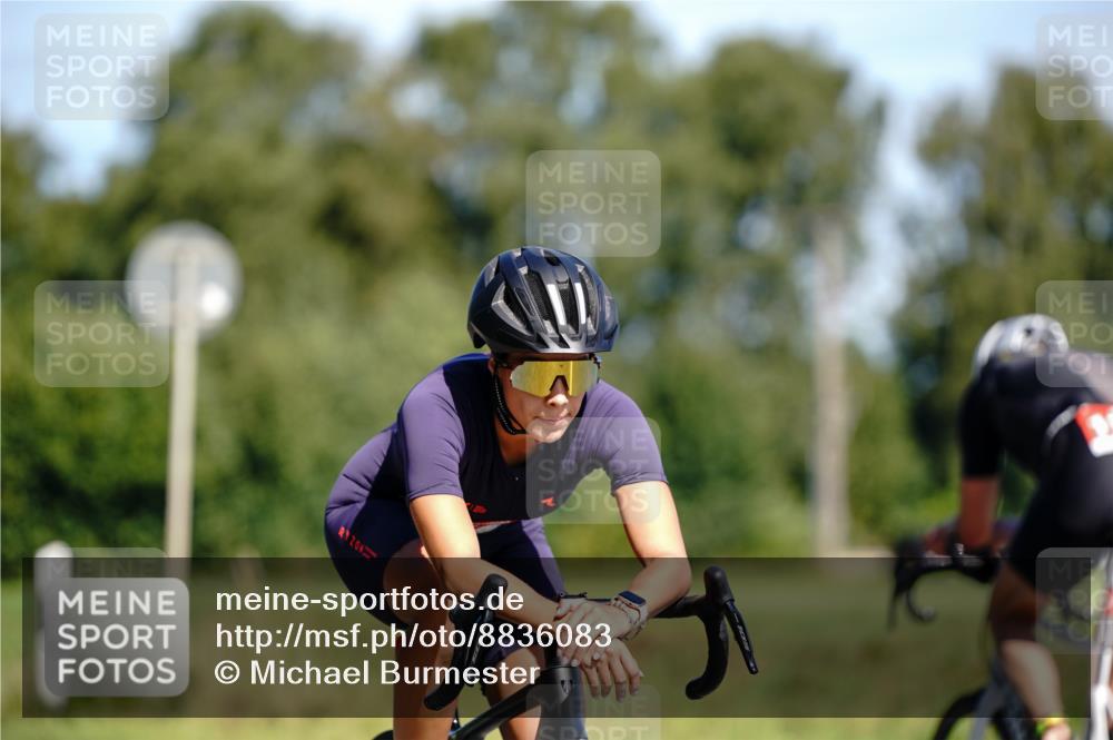 07.09.2025 - 19. Norderstedt Triathlon Michael Burmester http://msf.ph/oto/8836083 07.09.2025 12:40:18 Radfahren 811, 1256 meine-sportfotos.de