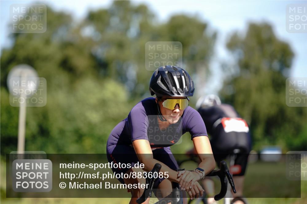 07.09.2025 - 19. Norderstedt Triathlon Michael Burmester http://msf.ph/oto/8836085 07.09.2025 12:40:18 Radfahren 811, 1256 meine-sportfotos.de