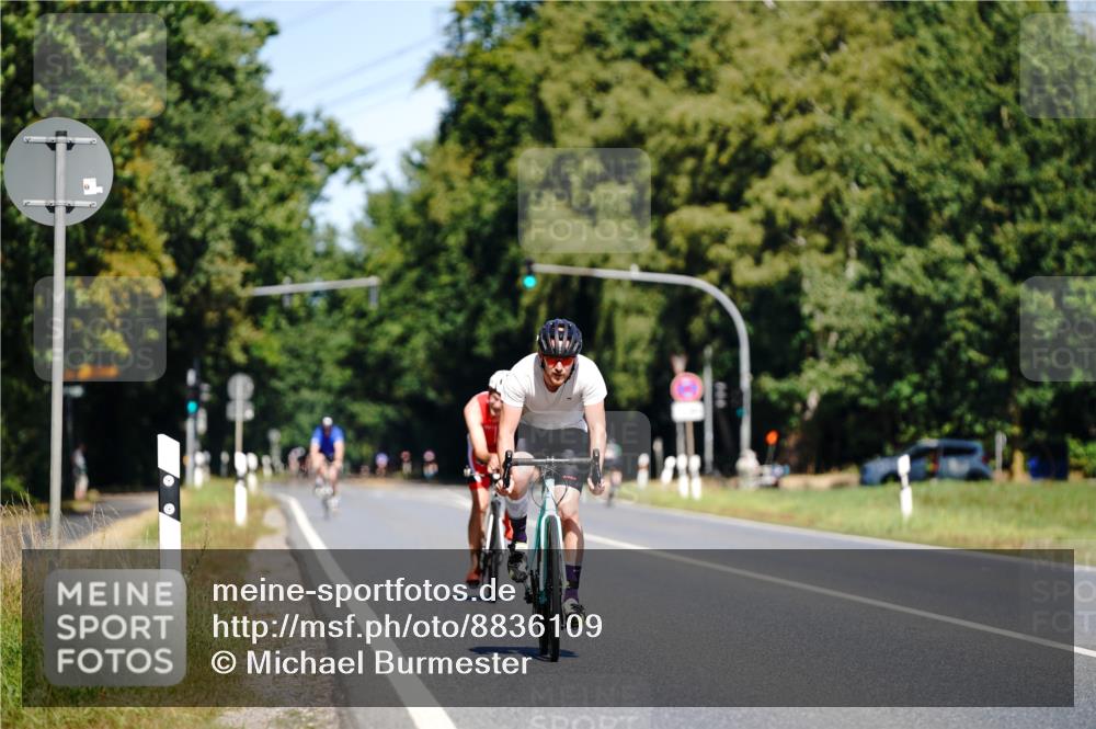 07.09.2025 - 19. Norderstedt Triathlon Michael Burmester http://msf.ph/oto/8836109 07.09.2025 12:40:48 Radfahren 816, 1230 meine-sportfotos.de