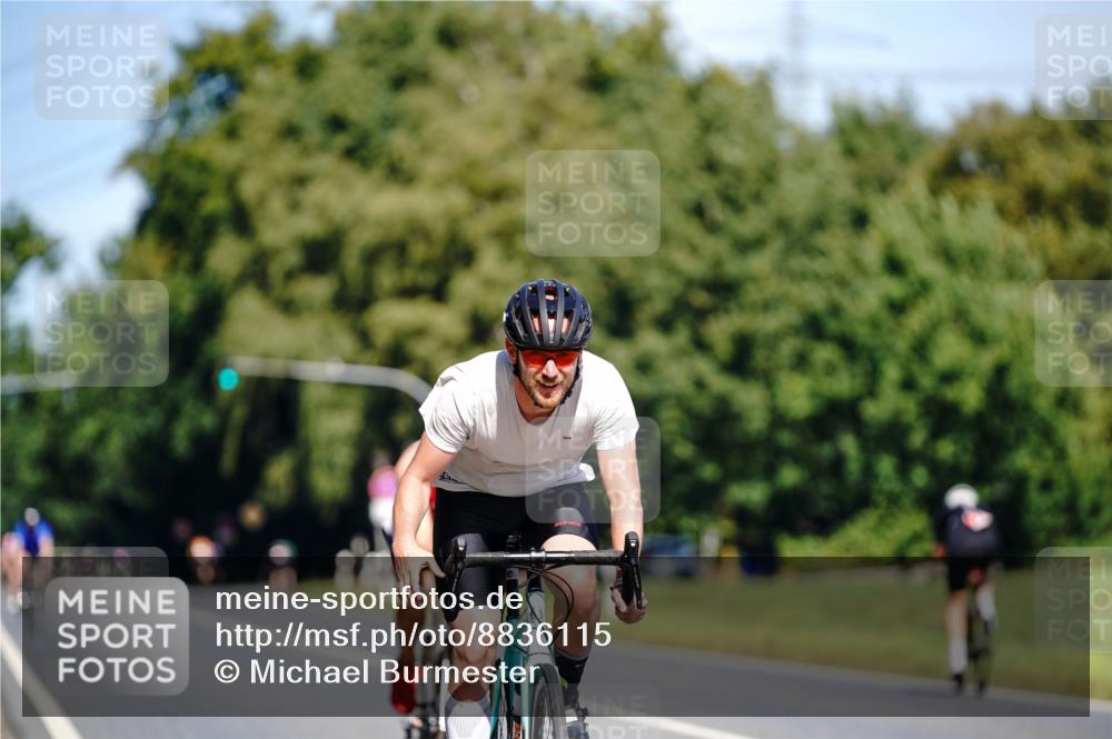 07.09.2025 - 19. Norderstedt Triathlon Michael Burmester http://msf.ph/oto/8836115 07.09.2025 12:40:50 Radfahren 816, 1230 meine-sportfotos.de