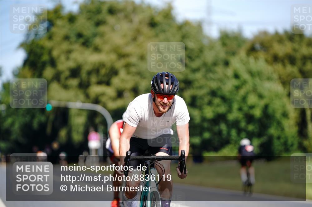 07.09.2025 - 19. Norderstedt Triathlon Michael Burmester http://msf.ph/oto/8836119 07.09.2025 12:40:50 Radfahren 816, 1230 meine-sportfotos.de