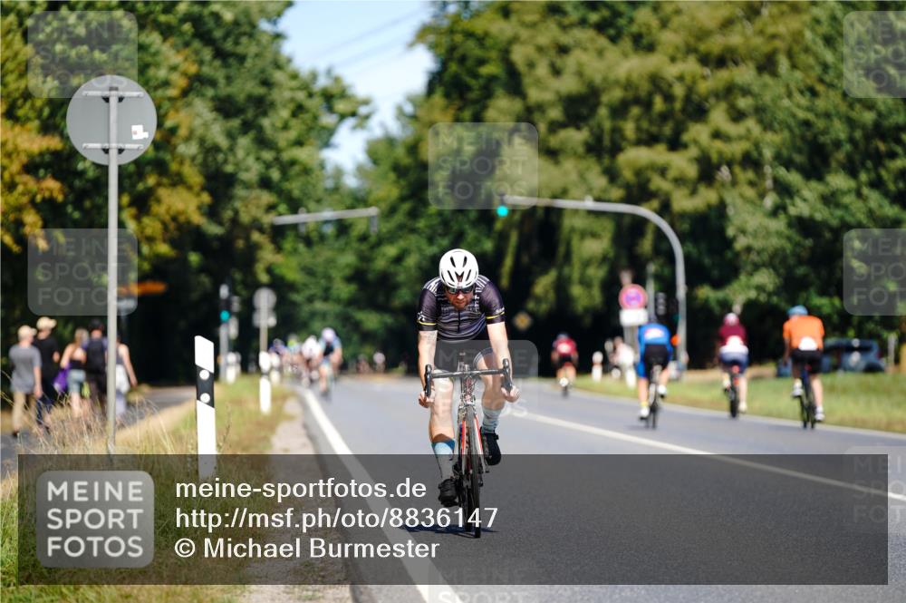 07.09.2025 - 19. Norderstedt Triathlon Michael Burmester http://msf.ph/oto/8836147 07.09.2025 12:41:25 Radfahren 858 meine-sportfotos.de