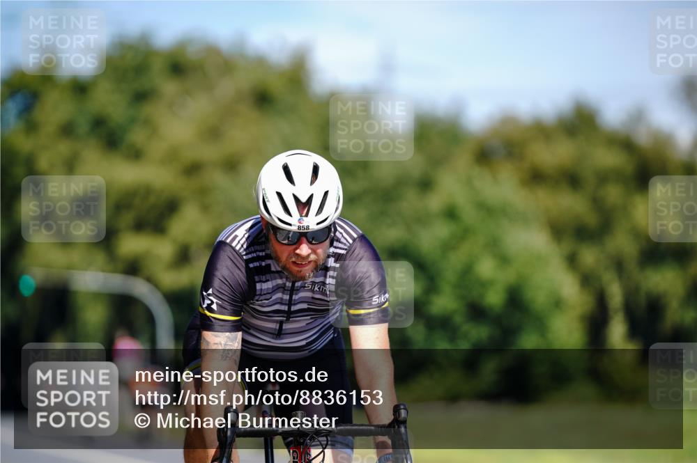 07.09.2025 - 19. Norderstedt Triathlon Michael Burmester http://msf.ph/oto/8836153 07.09.2025 12:41:27 Radfahren 858 meine-sportfotos.de