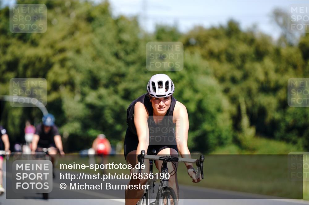07.09.2025 - 19. Norderstedt Triathlon Michael Burmester http://msf.ph/oto/8836190 07.09.2025 12:41:49 Radfahren 137, 214, 735, 1376 meine-sportfotos.de