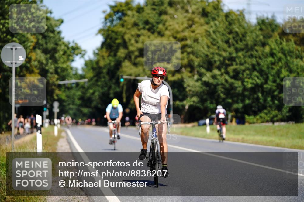 07.09.2025 - 19. Norderstedt Triathlon Michael Burmester http://msf.ph/oto/8836207 07.09.2025 12:41:53 Radfahren 137, 150, 214 meine-sportfotos.de