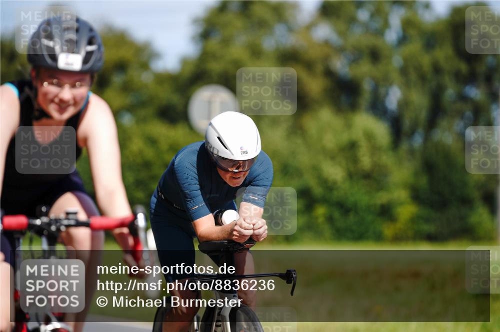 07.09.2025 - 19. Norderstedt Triathlon Michael Burmester http://msf.ph/oto/8836236 07.09.2025 12:42:13 Radfahren 262, 788 meine-sportfotos.de