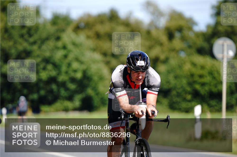 07.09.2025 - 19. Norderstedt Triathlon Michael Burmester http://msf.ph/oto/8836296 07.09.2025 12:42:44 Radfahren 157, 713, 750, 1328 meine-sportfotos.de
