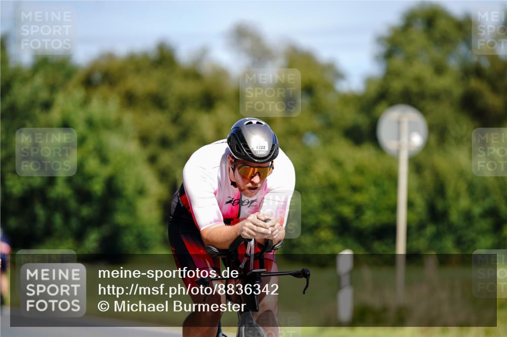 07.09.2025 - 19. Norderstedt Triathlon Michael Burmester http://msf.ph/oto/8836342 07.09.2025 12:43:04 Radfahren 239, 266, 1322 meine-sportfotos.de