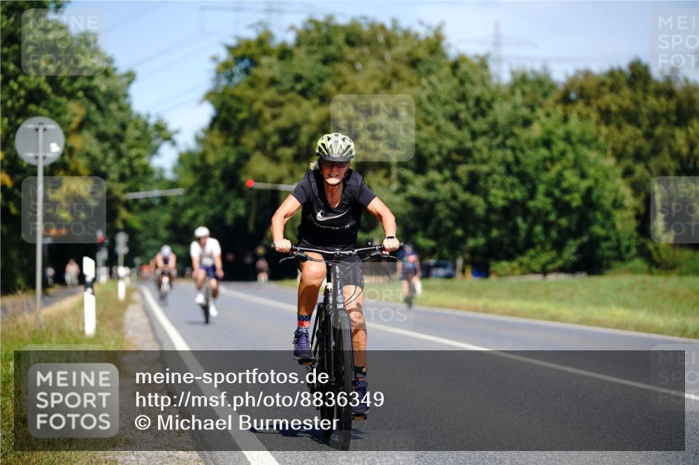 07.09.2025 - 19. Norderstedt Triathlon Michael Burmester http://msf.ph/oto/8836349 07.09.2025 12:43:06 Radfahren 239, 266, 1322 meine-sportfotos.de