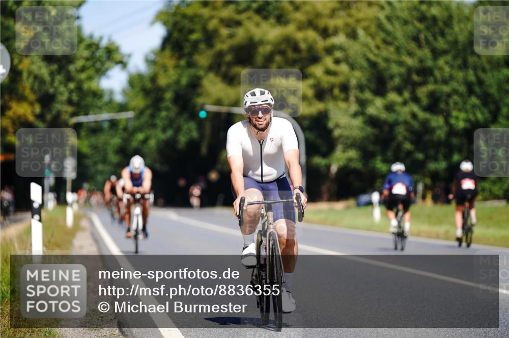 07.09.2025 - 19. Norderstedt Triathlon Michael Burmester http://msf.ph/oto/8836355 07.09.2025 12:43:09 Radfahren 145, 239 meine-sportfotos.de