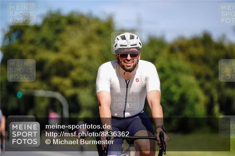 07.09.2025 - 19. Norderstedt Triathlon Michael Burmester http://msf.ph/oto/8836362 07.09.2025 12:43:10 Radfahren 145, 239 meine-sportfotos.de