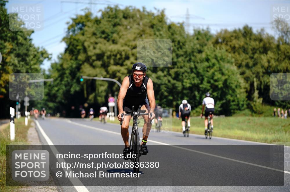 07.09.2025 - 19. Norderstedt Triathlon Michael Burmester http://msf.ph/oto/8836380 07.09.2025 12:43:19 Radfahren 159, 1391 meine-sportfotos.de