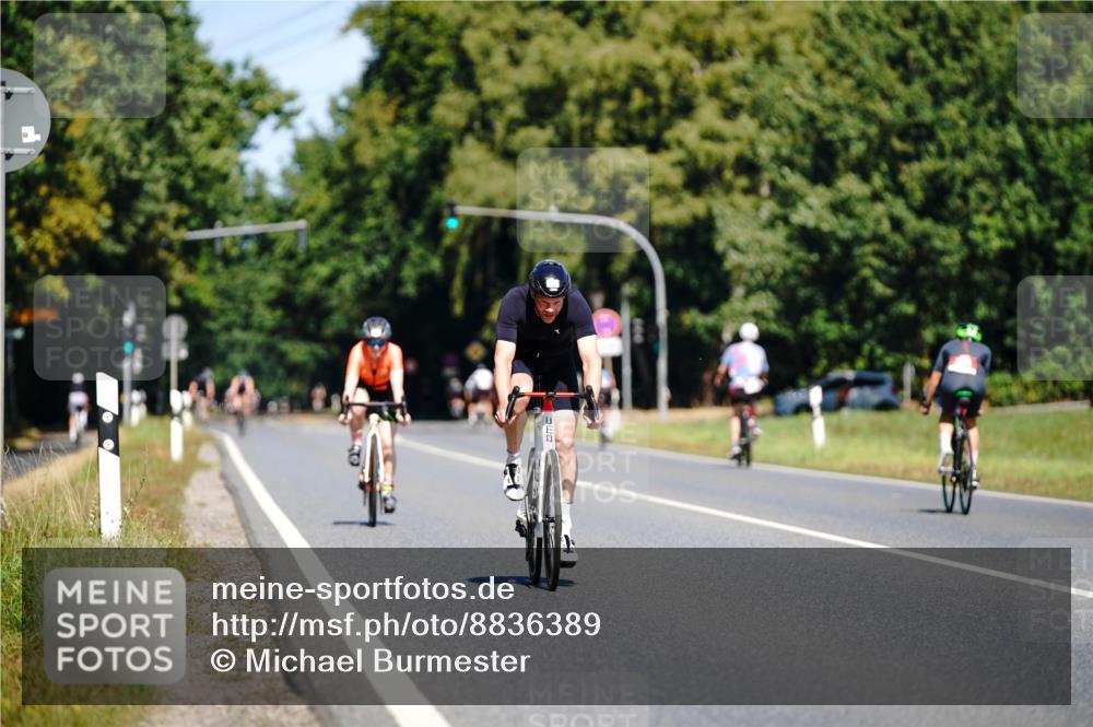 07.09.2025 - 19. Norderstedt Triathlon Michael Burmester http://msf.ph/oto/8836389 07.09.2025 12:43:33 Radfahren 1212 meine-sportfotos.de