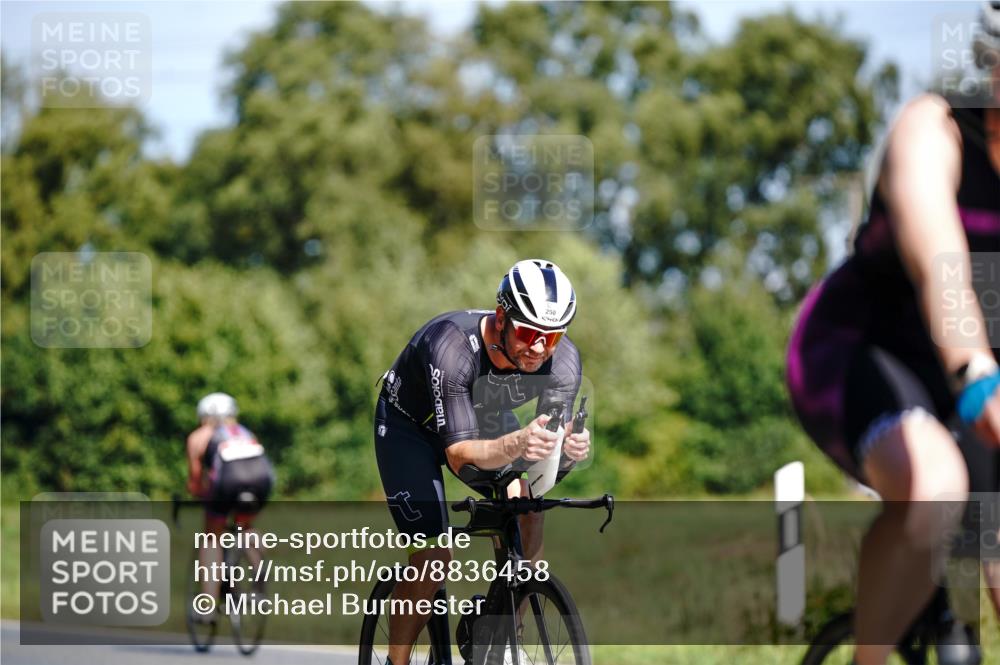 07.09.2025 - 19. Norderstedt Triathlon Michael Burmester http://msf.ph/oto/8836458 07.09.2025 12:44:31 Radfahren 250, 307, 742 meine-sportfotos.de