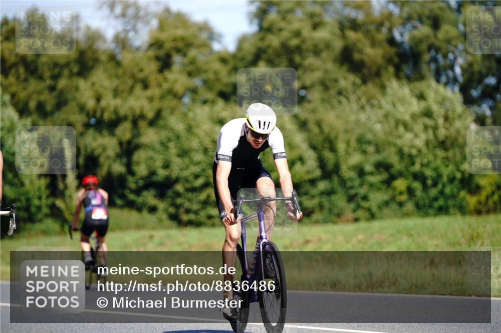 07.09.2025 - 19. Norderstedt Triathlon Michael Burmester http://msf.ph/oto/8836486 07.09.2025 12:44:57 Radfahren 167, 820 meine-sportfotos.de