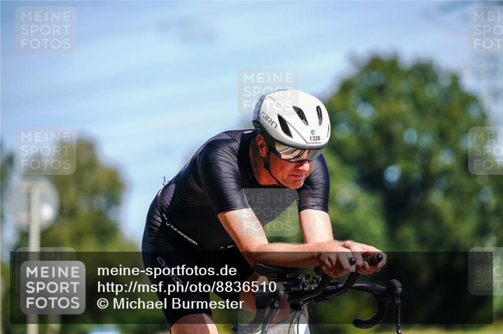 07.09.2025 - 19. Norderstedt Triathlon Michael Burmester http://msf.ph/oto/8836510 07.09.2025 12:46:39 Radfahren 1326 meine-sportfotos.de