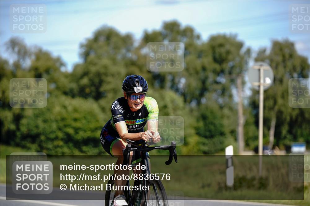07.09.2025 - 19. Norderstedt Triathlon Michael Burmester http://msf.ph/oto/8836576 07.09.2025 12:47:49 Radfahren 318, 825, 1396 meine-sportfotos.de