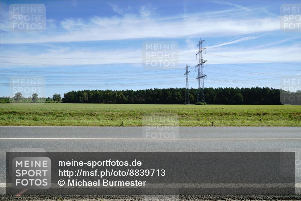 07.09.2025 - 19. Norderstedt Triathlon Michael Burmester http://msf.ph/oto/8839713 07.09.2025 12:15:17 Radfahren 696, 1213, 1247 meine-sportfotos.de