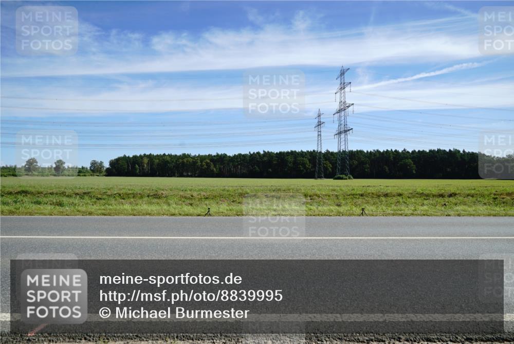 07.09.2025 - 19. Norderstedt Triathlon Michael Burmester http://msf.ph/oto/8839995 07.09.2025 12:17:30 Radfahren 1327 meine-sportfotos.de