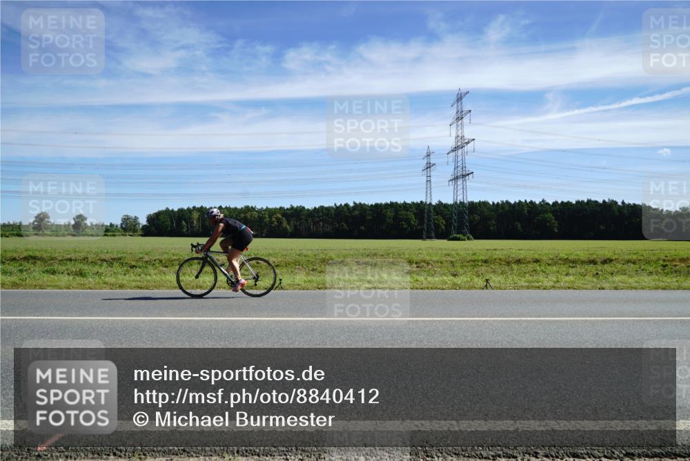 07.09.2025 - 19. Norderstedt Triathlon Michael Burmester http://msf.ph/oto/8840412 07.09.2025 12:20:22 Radfahren 243 meine-sportfotos.de