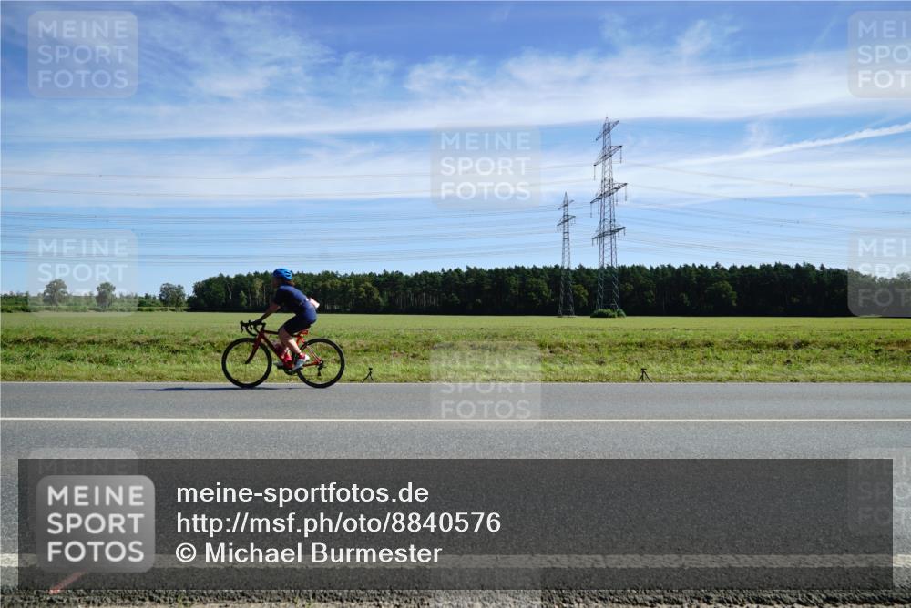 07.09.2025 - 19. Norderstedt Triathlon Michael Burmester http://msf.ph/oto/8840576 07.09.2025 12:21:14 Radfahren 176, 202, 699, 1252 meine-sportfotos.de