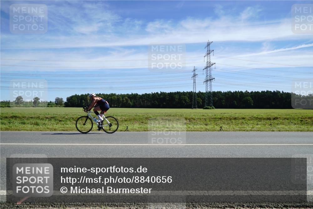 07.09.2025 - 19. Norderstedt Triathlon Michael Burmester http://msf.ph/oto/8840656 07.09.2025 12:21:45 Radfahren 730, 1212 meine-sportfotos.de