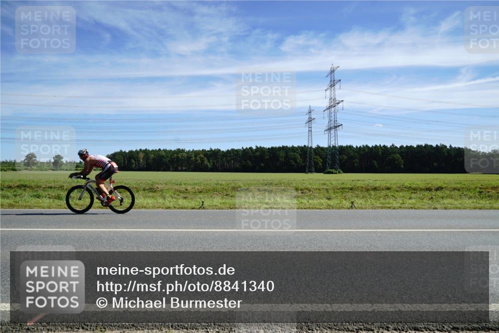 07.09.2025 - 19. Norderstedt Triathlon Michael Burmester http://msf.ph/oto/8841340 07.09.2025 12:24:13 Radfahren 261, 756, 798 meine-sportfotos.de