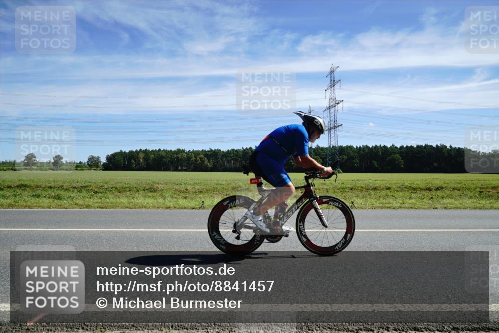 07.09.2025 - 19. Norderstedt Triathlon Michael Burmester http://msf.ph/oto/8841457 07.09.2025 12:25:05 Radfahren 301, 825 meine-sportfotos.de