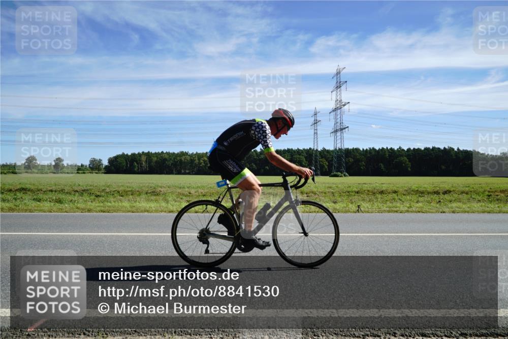 07.09.2025 - 19. Norderstedt Triathlon Michael Burmester http://msf.ph/oto/8841530 07.09.2025 12:25:27 Radfahren 898 meine-sportfotos.de