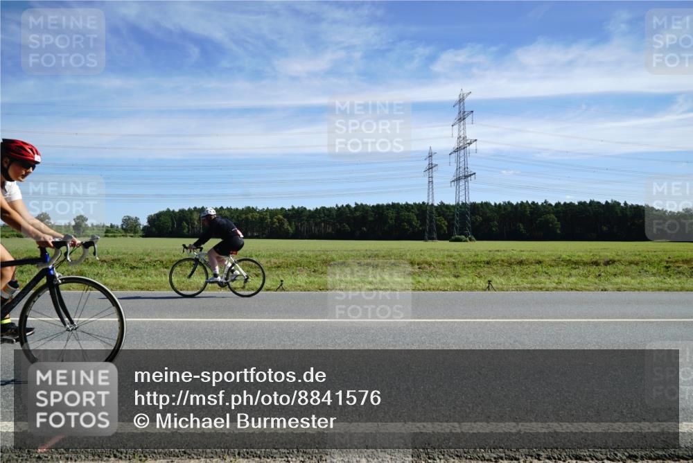 07.09.2025 - 19. Norderstedt Triathlon Michael Burmester http://msf.ph/oto/8841576 07.09.2025 12:25:46 Radfahren 150, 850 meine-sportfotos.de