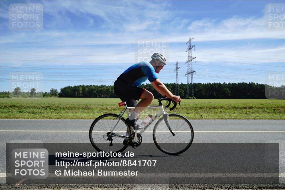 07.09.2025 - 19. Norderstedt Triathlon Michael Burmester http://msf.ph/oto/8841707 07.09.2025 12:26:44 Radfahren 712, 1231, 1235 meine-sportfotos.de