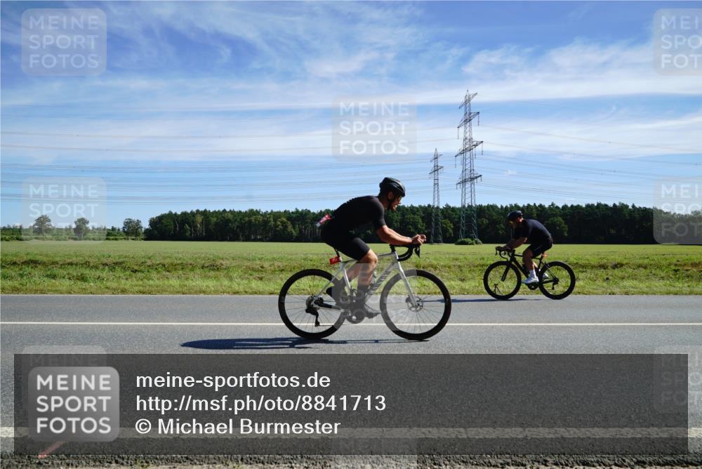 07.09.2025 - 19. Norderstedt Triathlon Michael Burmester http://msf.ph/oto/8841713 07.09.2025 12:26:45 Radfahren 247, 712, 1231, 1235, 1384 meine-sportfotos.de