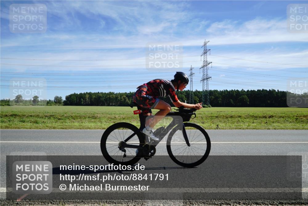 07.09.2025 - 19. Norderstedt Triathlon Michael Burmester http://msf.ph/oto/8841791 07.09.2025 12:27:02 Radfahren 187, 1370, 1386 meine-sportfotos.de
