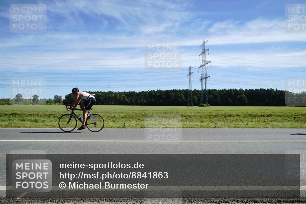 07.09.2025 - 19. Norderstedt Triathlon Michael Burmester http://msf.ph/oto/8841863 07.09.2025 12:27:19 Radfahren  meine-sportfotos.de
